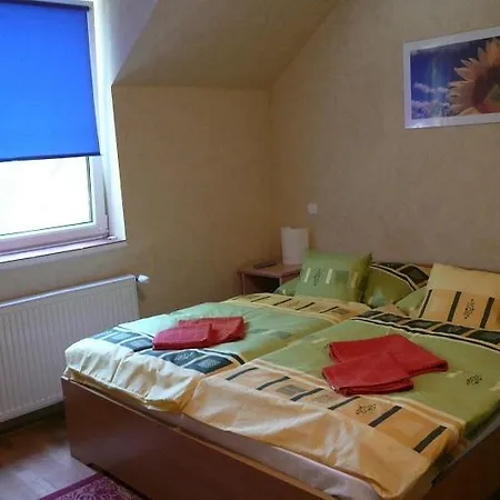 Casa de hóspedes Tiszacsegei Halaszcsarda Es Panzio